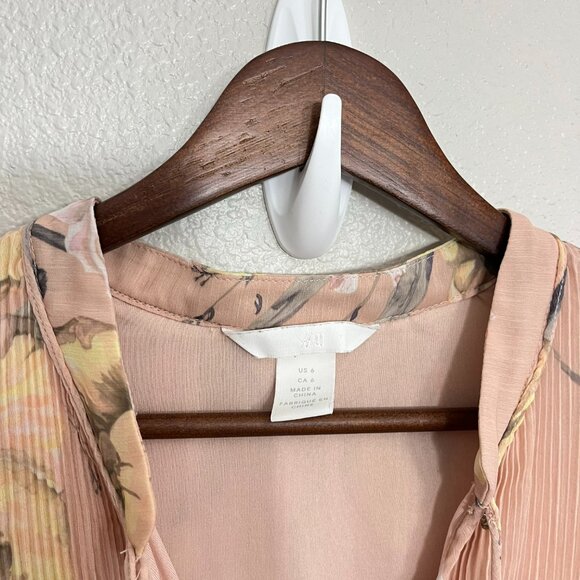 H&M Pleated Maxi Dress Size 6 Women's Floral Print Pink Peach Short Sleeve - Picture 4 of 5